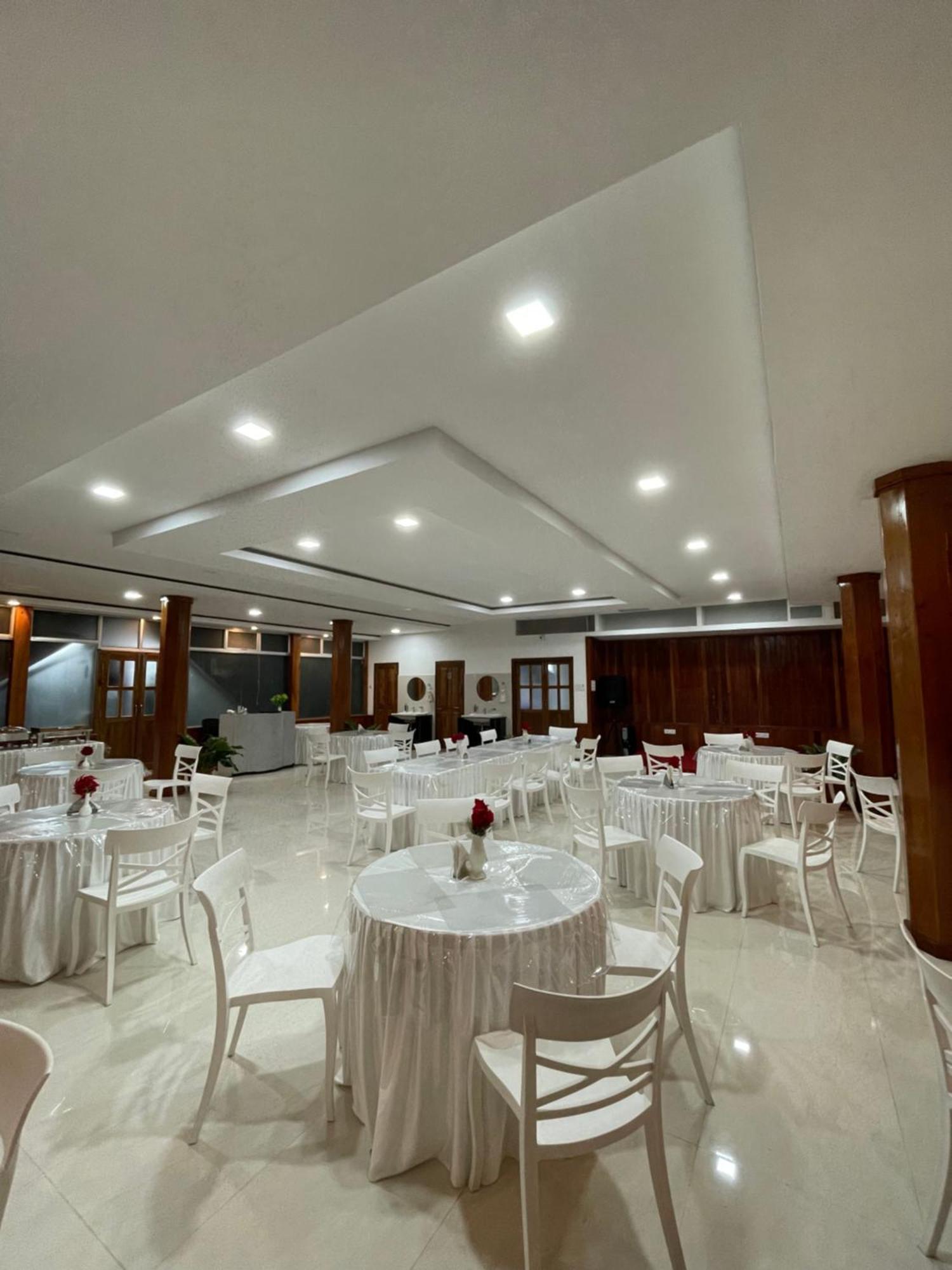 2K Hotel Kohima Extérieur photo
