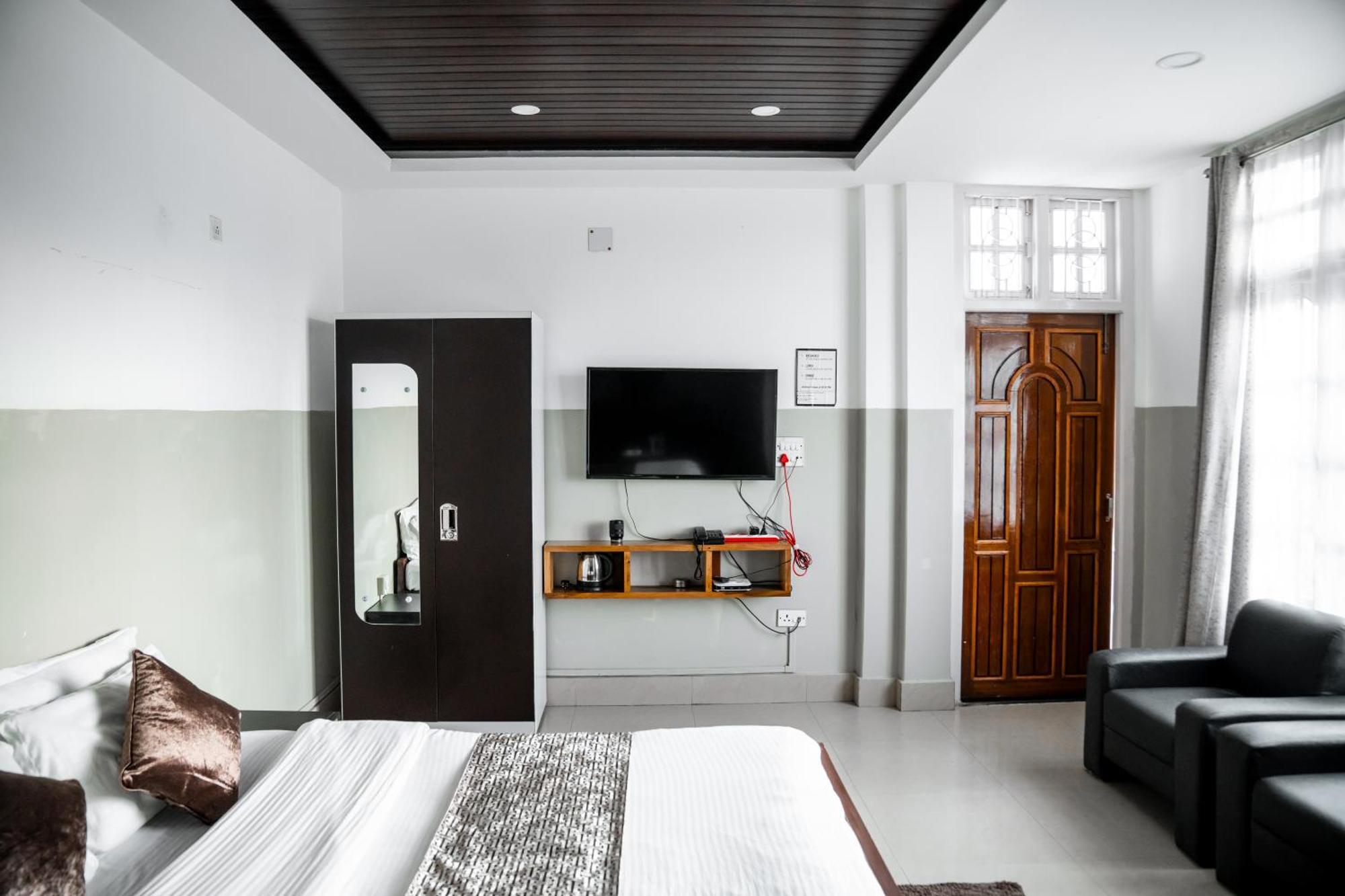 2K Hotel Kohima Extérieur photo
