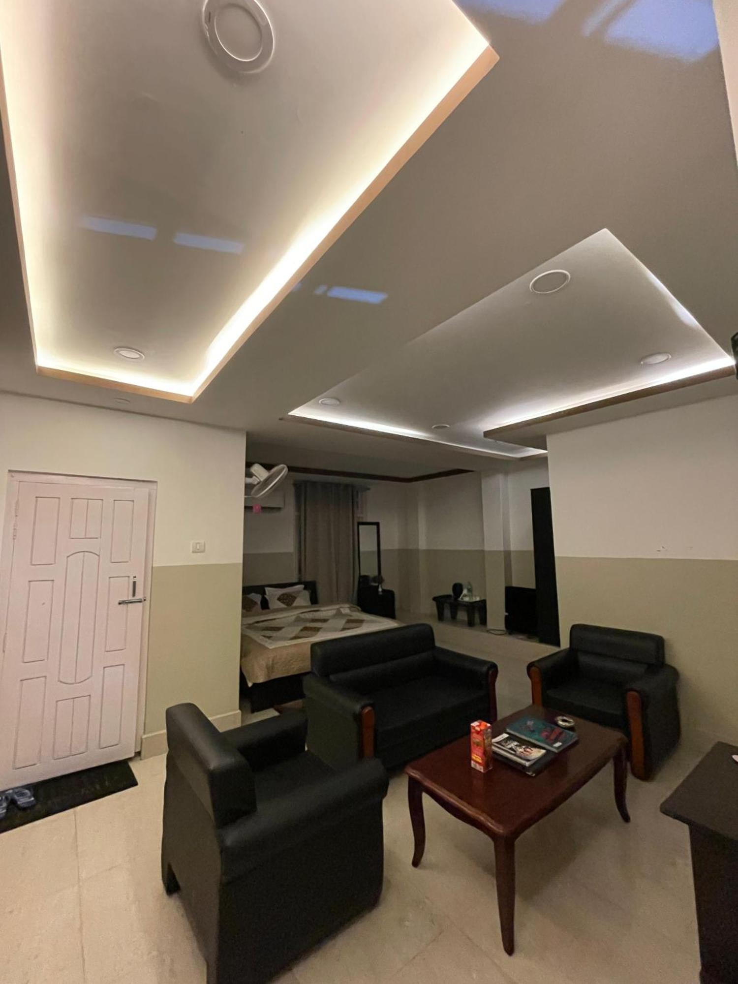 2K Hotel Kohima Extérieur photo