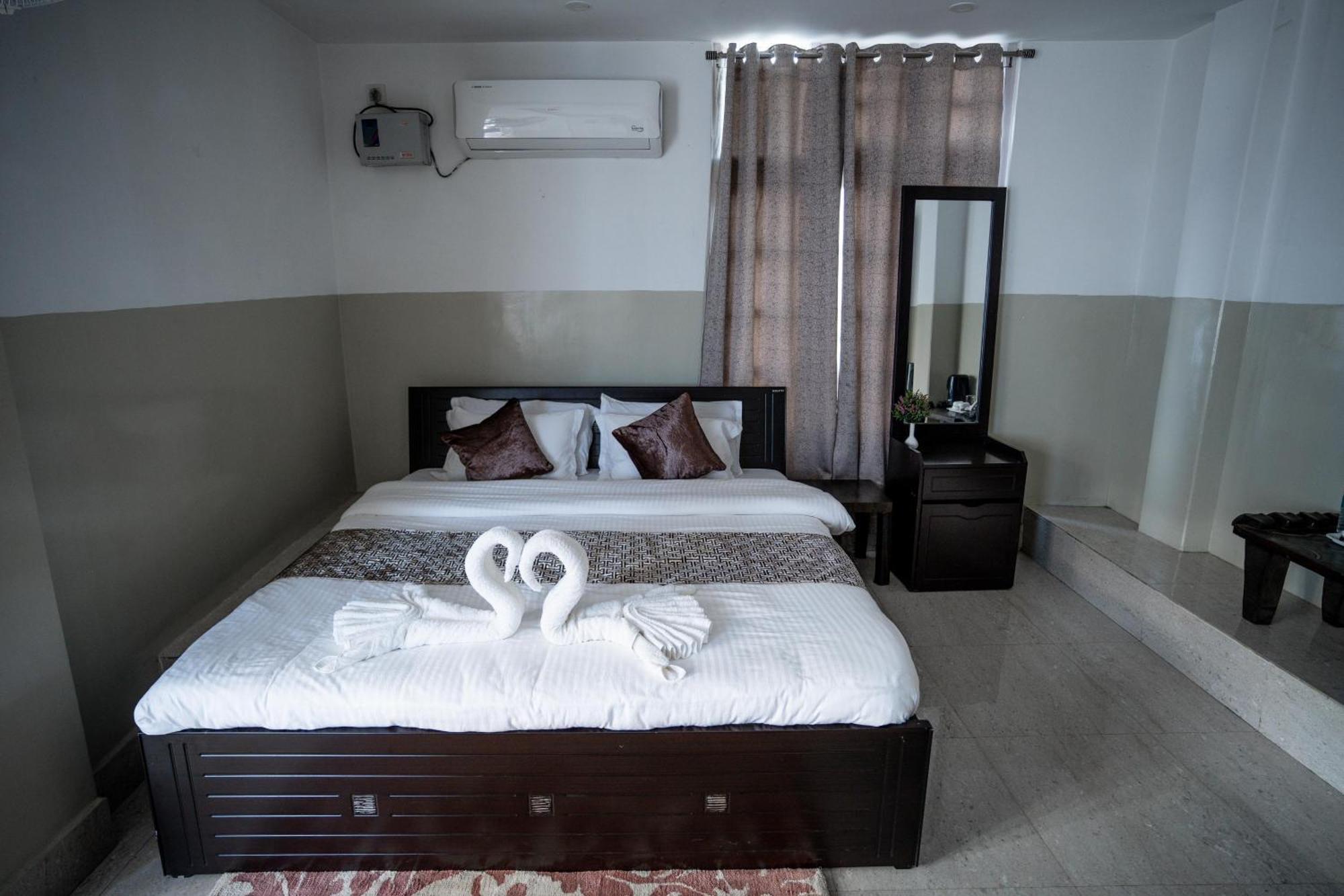 2K Hotel Kohima Extérieur photo